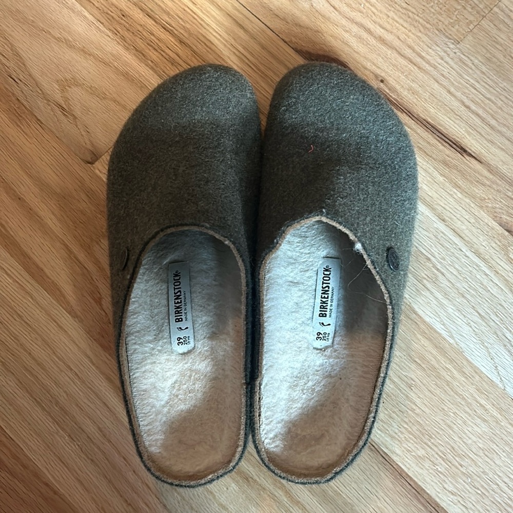 Lightly worn Birkenstock Zermatt shearling clog/slipper